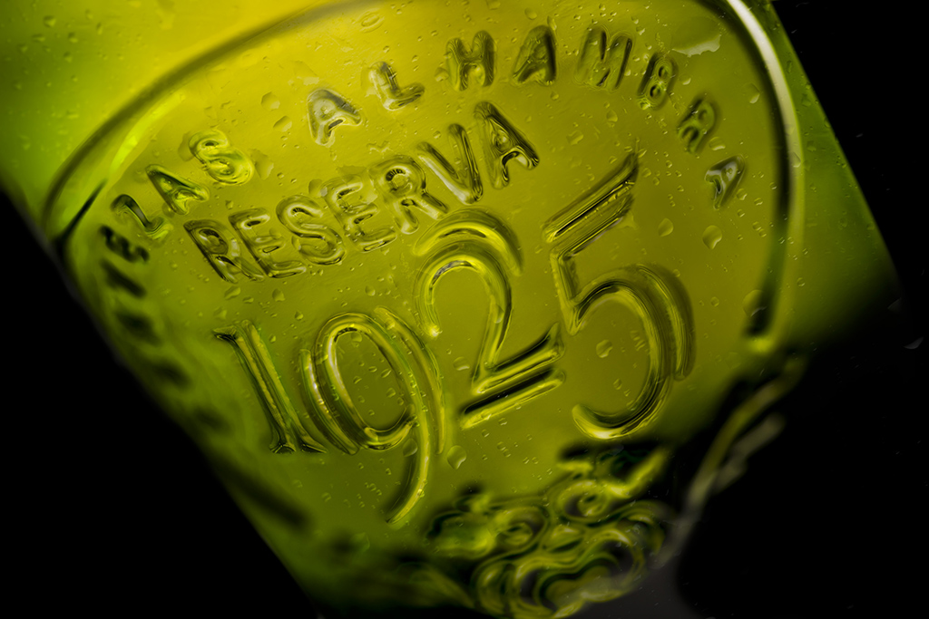 fotografía profesional publicitaria cerveza alhambra